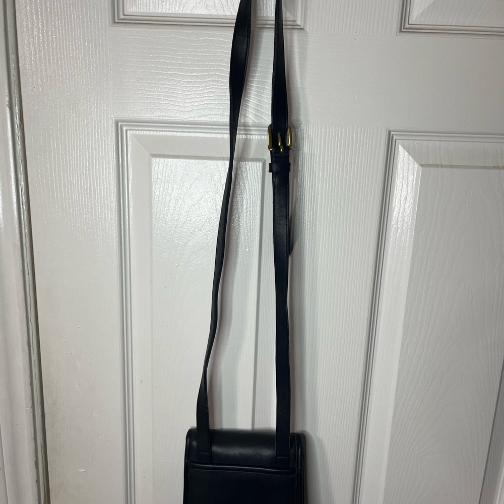 Coach Navy Leather Crossbody Bag with Gold Clasp - Picture 9 of 13